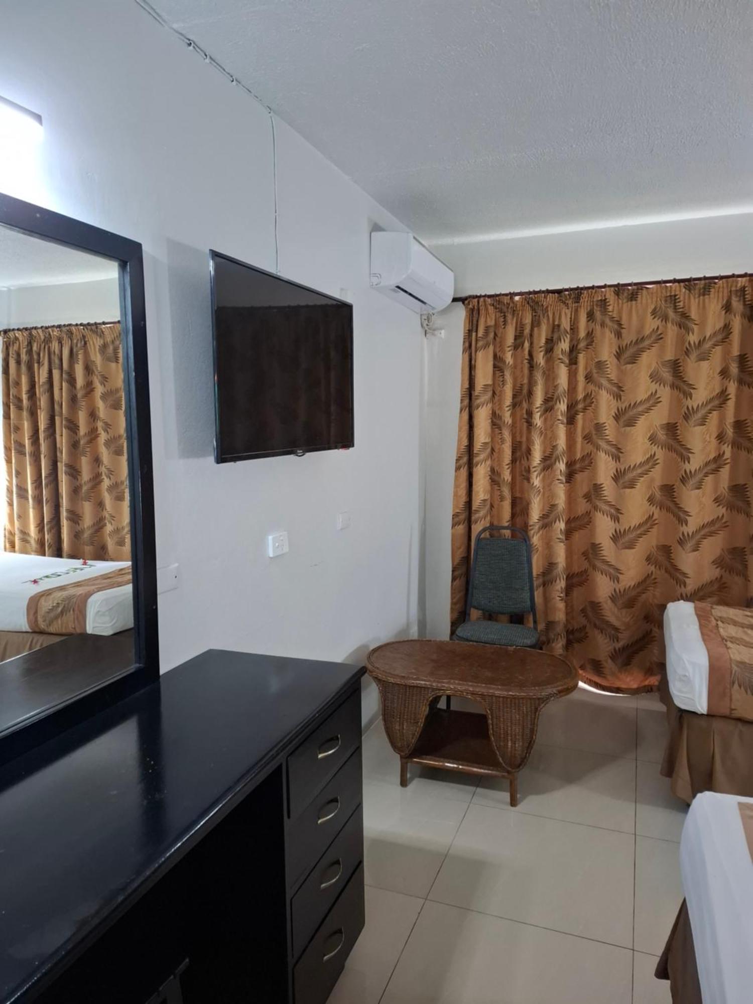 Capricorn International Hotel 2*